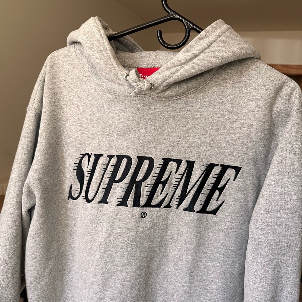Supreme hoodie